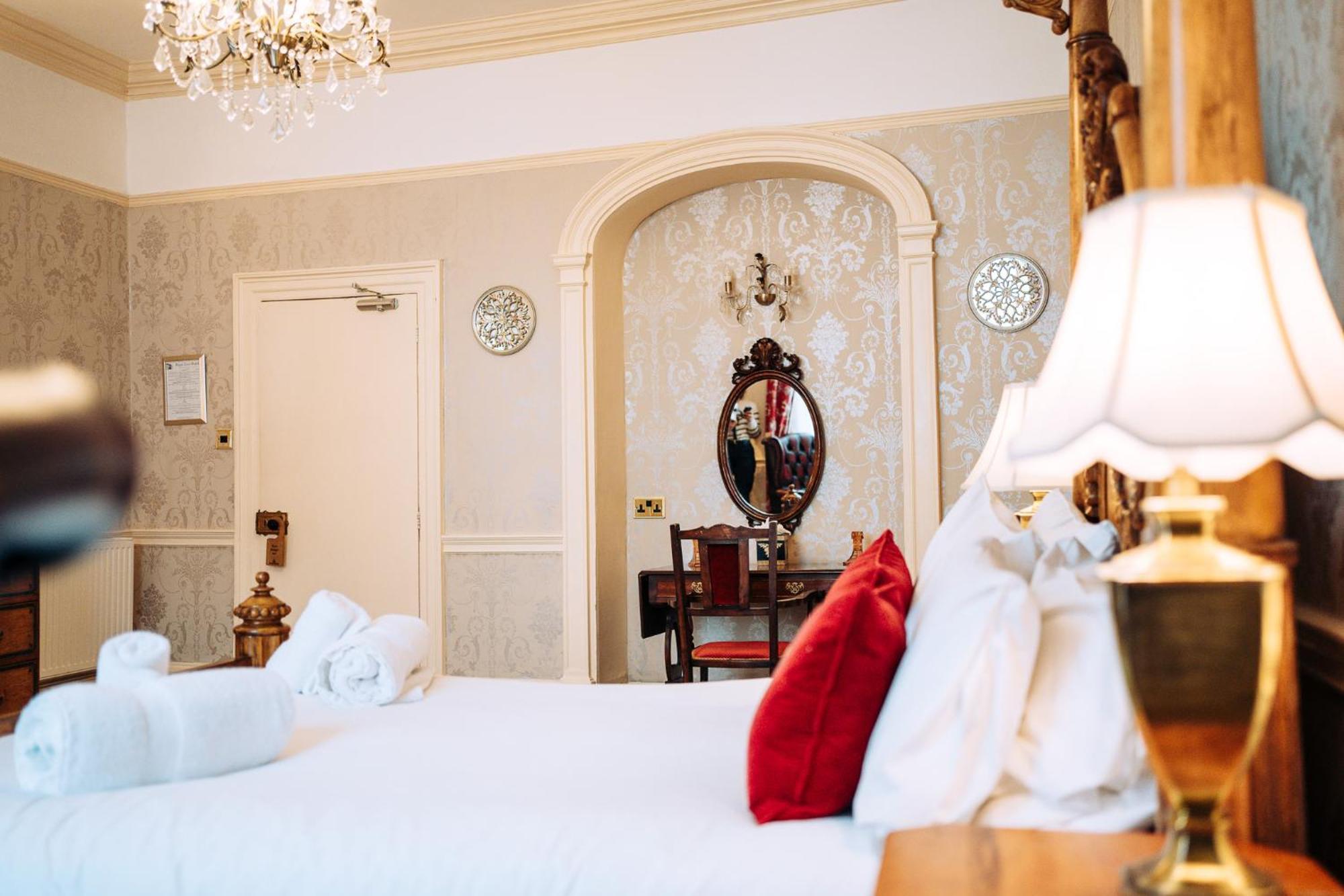 The Royal Lion Hotel Lyme Regis Oda fotoğraf